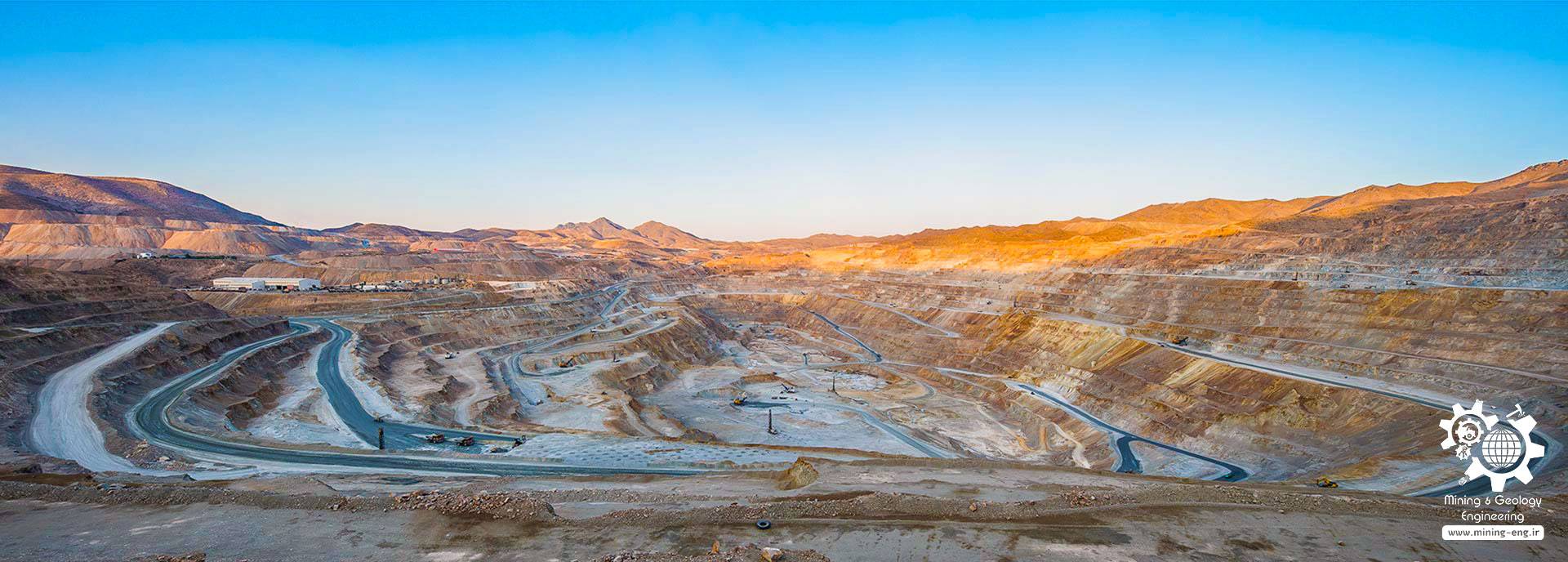 نمایی از معدن سرچشمه در کرمان